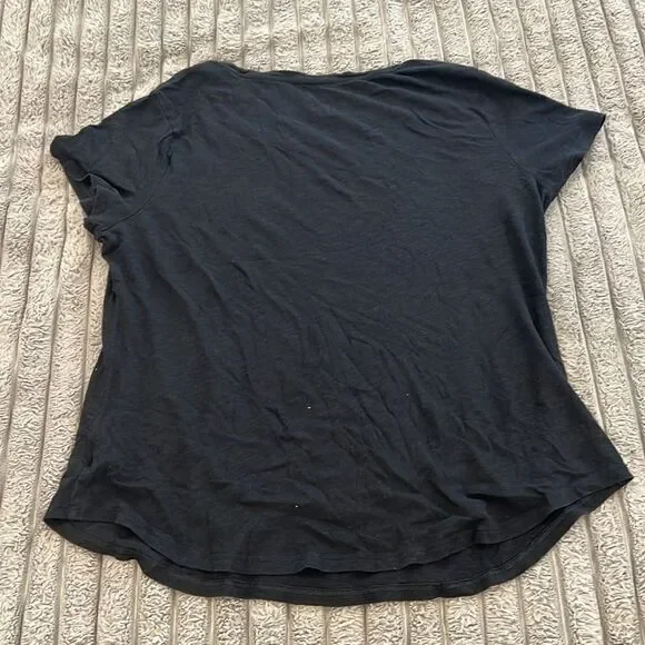 Women’s Relaxed Pocket T-shirt - Picture 4 of 4